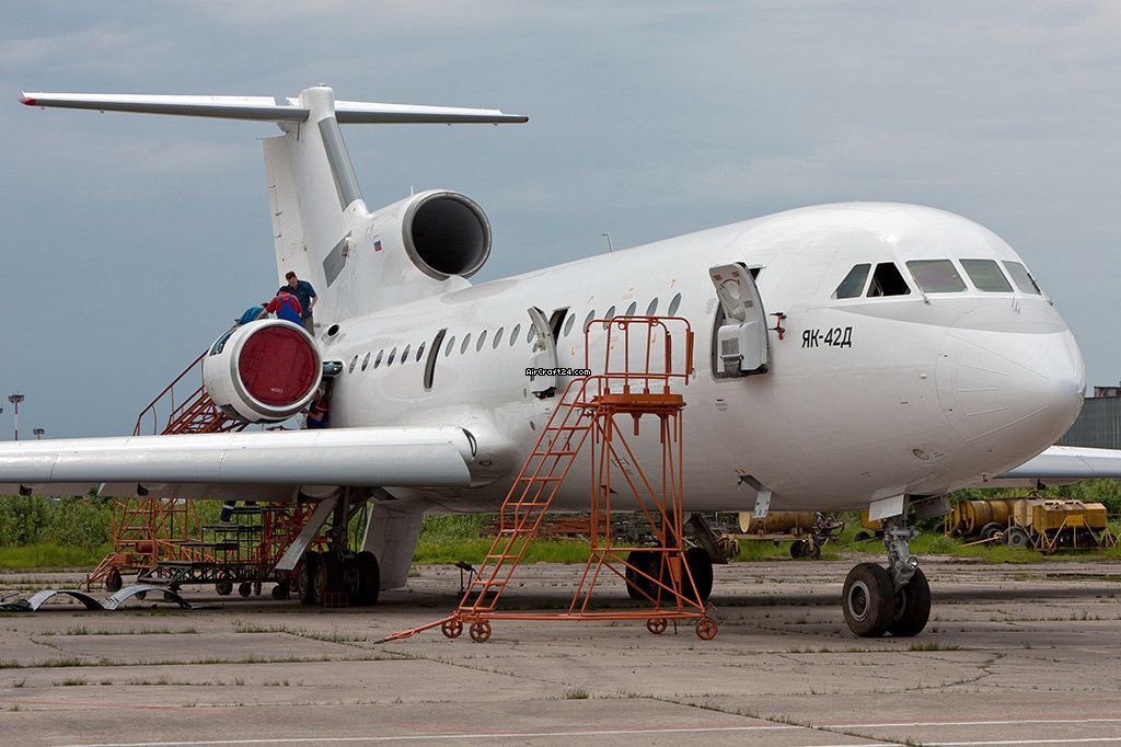Yakovlev YAK 42D VIP, fotografía 9 de 14