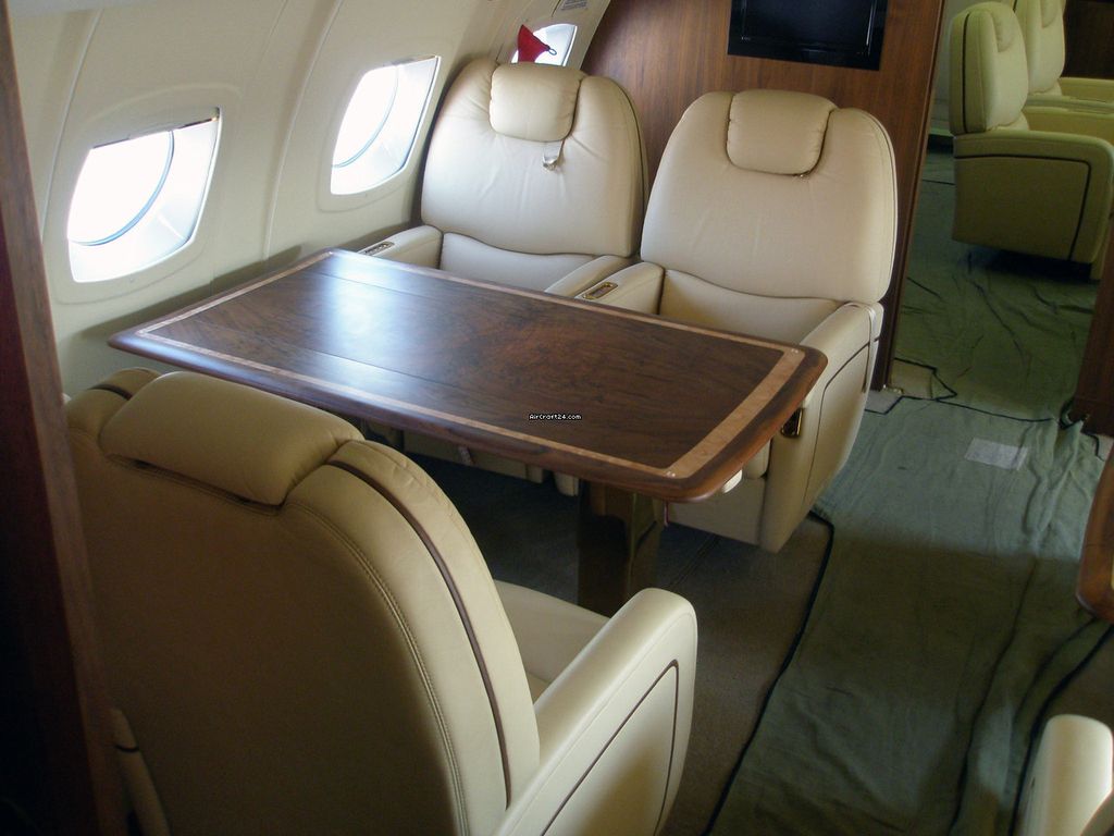 Yakovlev YAK 42D VIP, fotografía 6 de 17