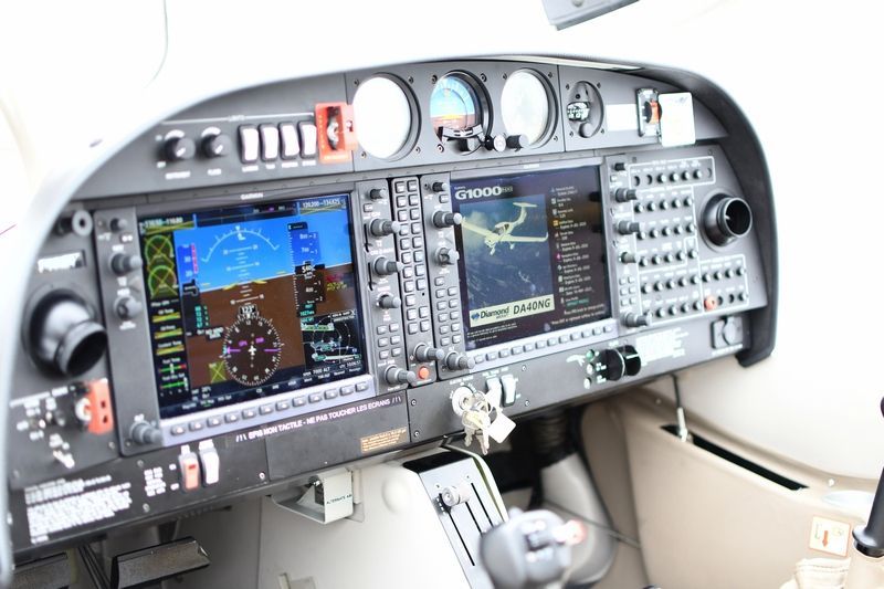 Diamond DA40, fotografía 2 de 3