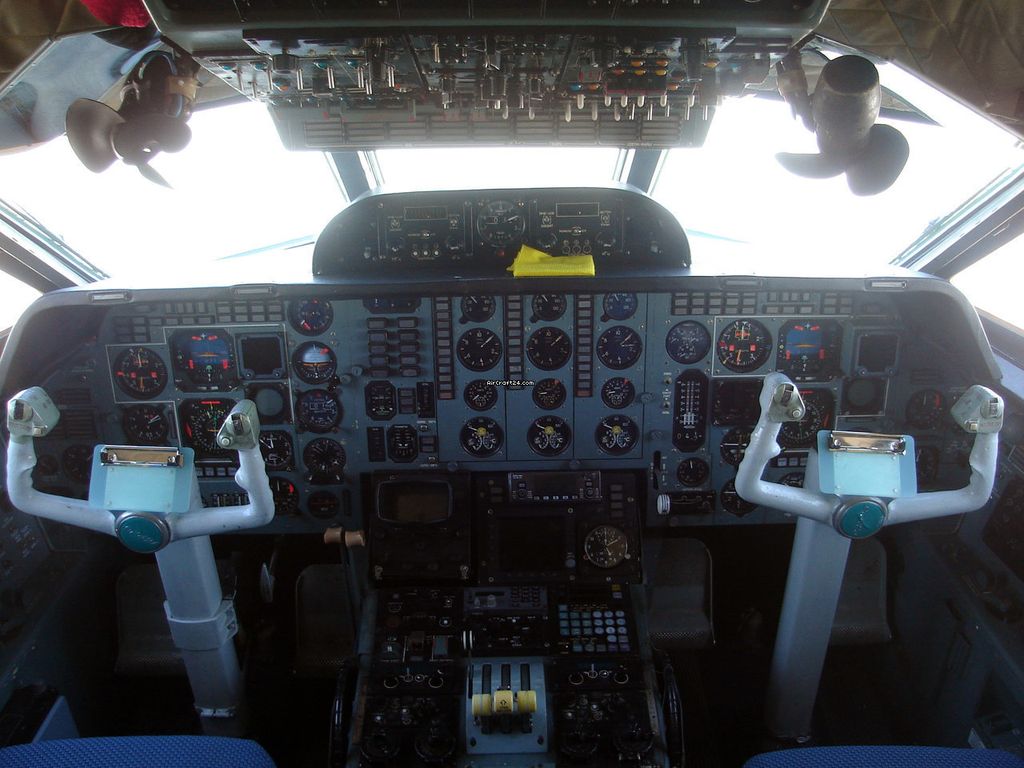 Yakovlev YAK 42D VIP, fotografía 20 de 20