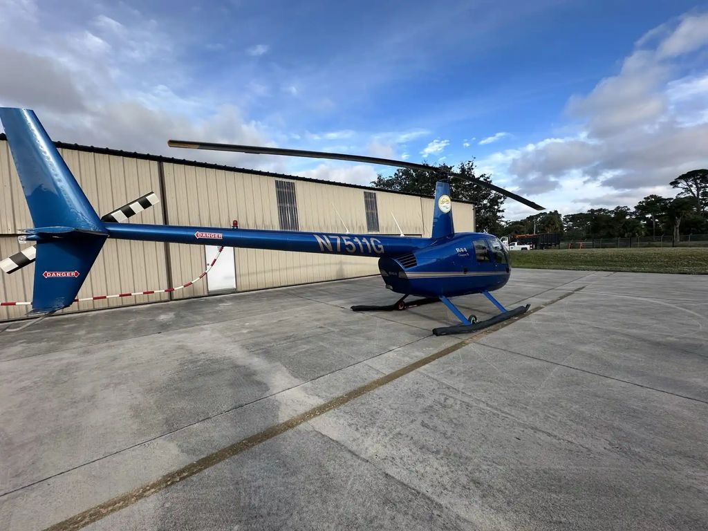 Robinson R44, fotografía 2 de 3