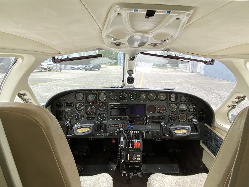 Cessna C 414 RAM Chancellor, fotografía 17 de 20