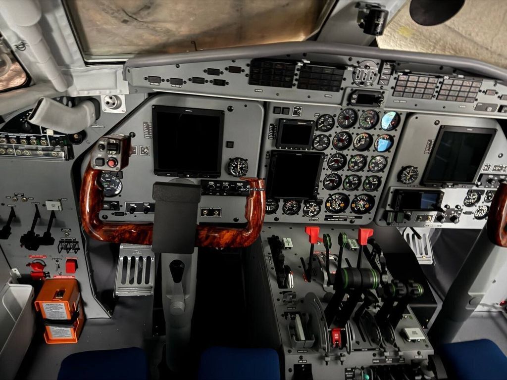 LET L-410, fotografía 4 de 8