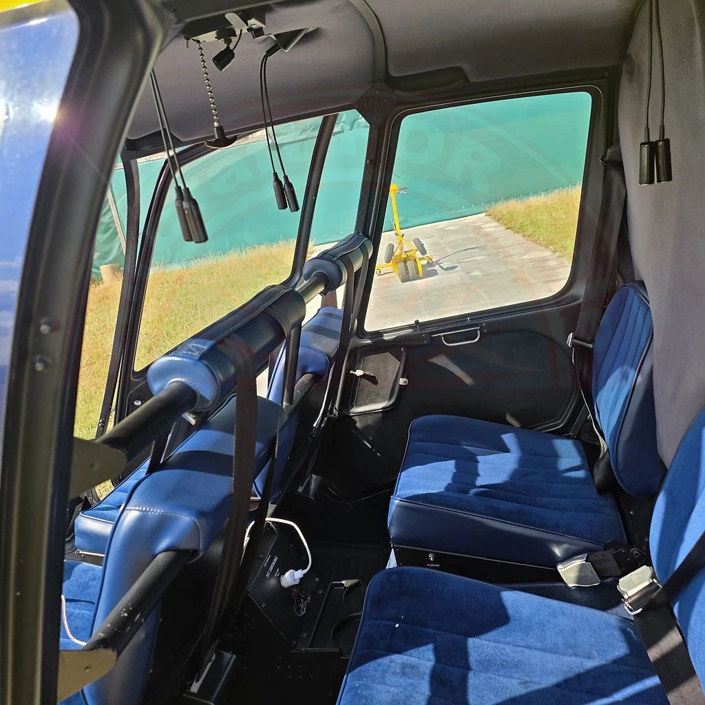 Robinson R44, fotografía 11 de 19