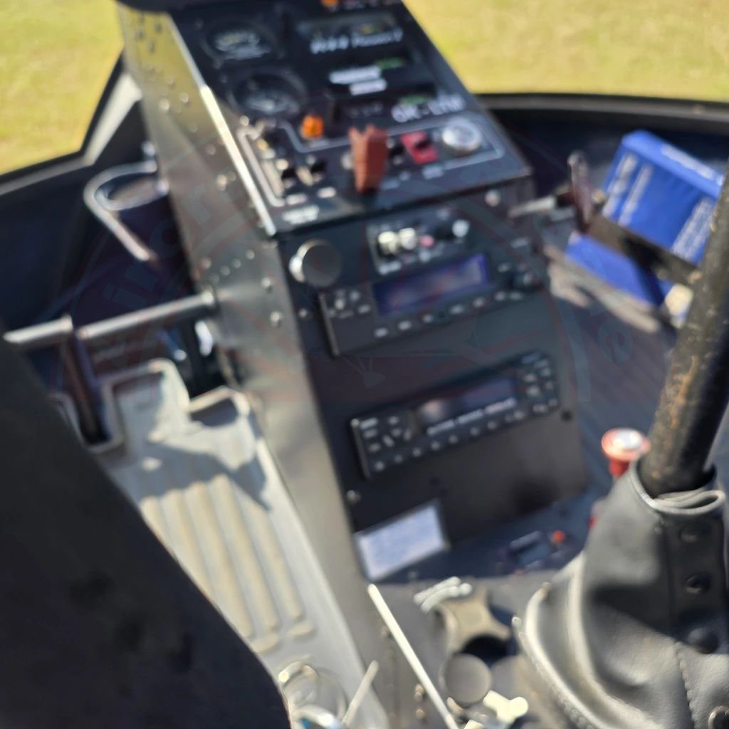 Robinson R44, fotografía 14 de 19