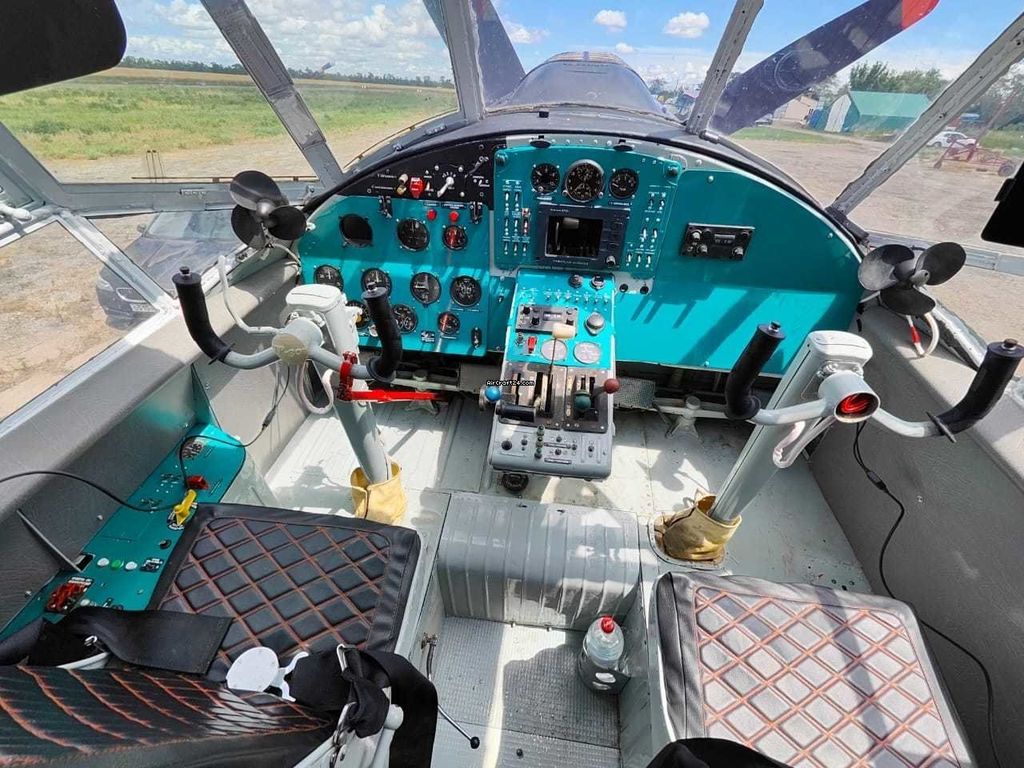 Antonov TR-301, fotografía 7 de 8