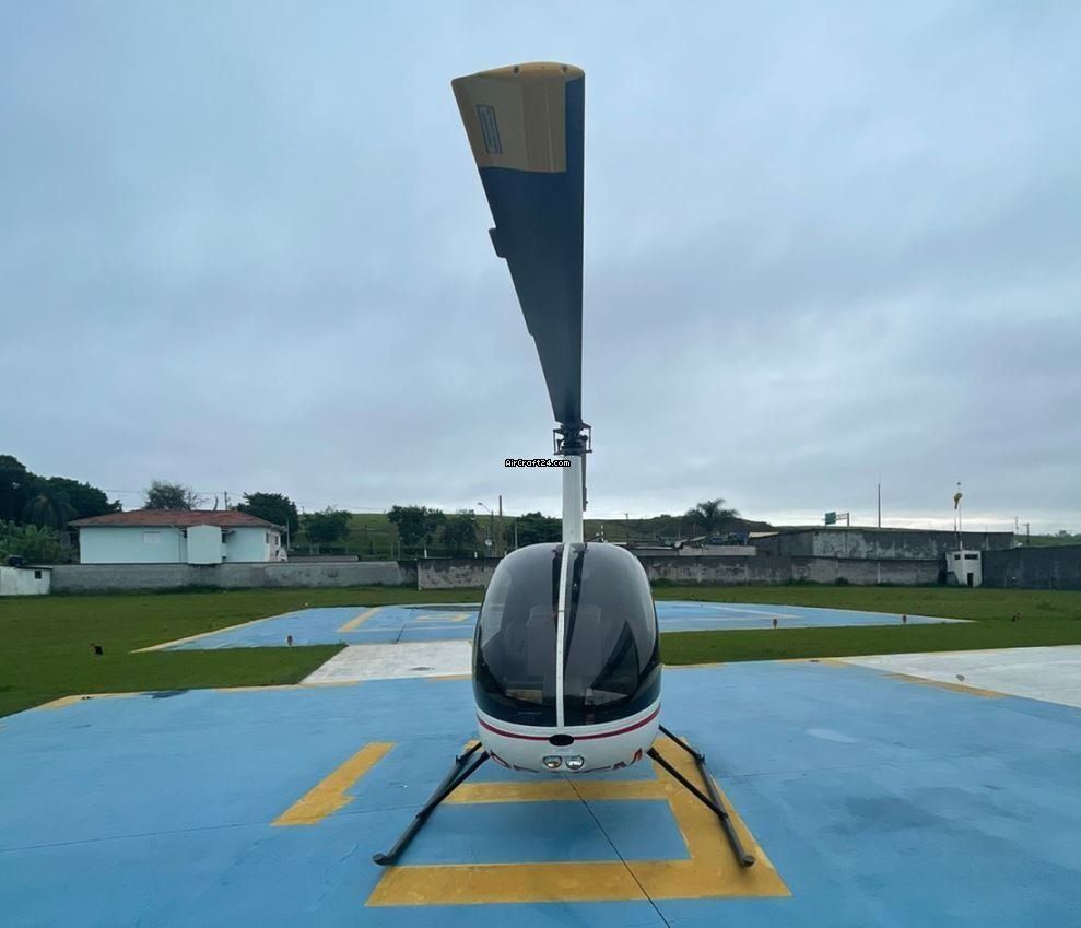 Robinson R22, fotografía 2 de 8