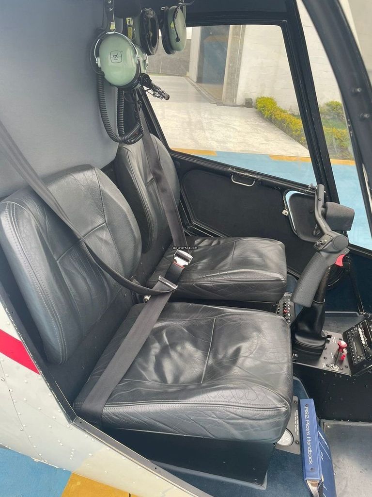 Robinson R22, fotografía 8 de 8