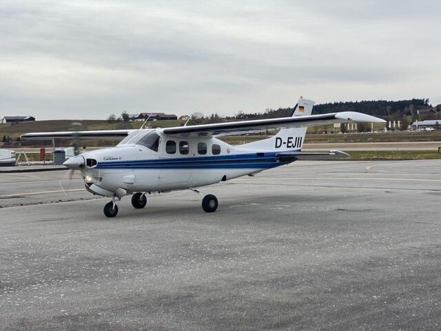 Cessna P210N, fotografía 2 de 20