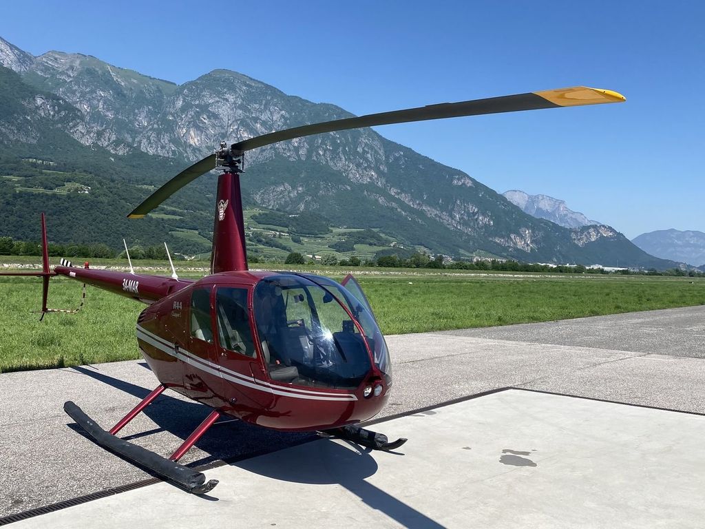 Robinson R44, fotografía 2 de 3