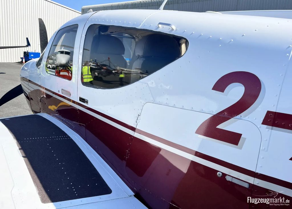 Rockwell International Super Commander 114B, fotografía 6 de 10