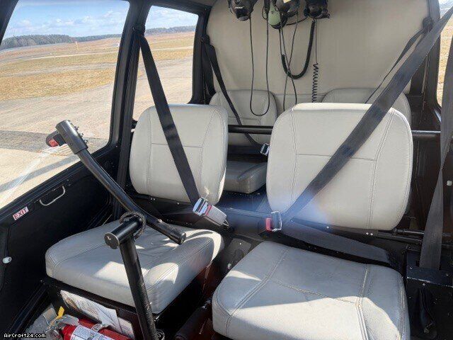 Robinson R44, fotografía 4 de 5