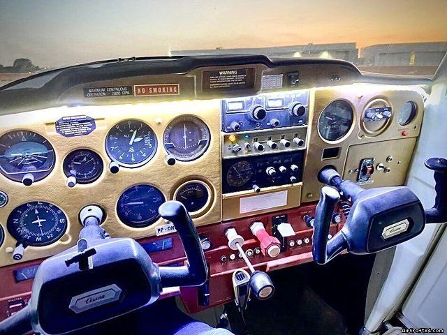 Cessna 152, fotografía 3 de 5