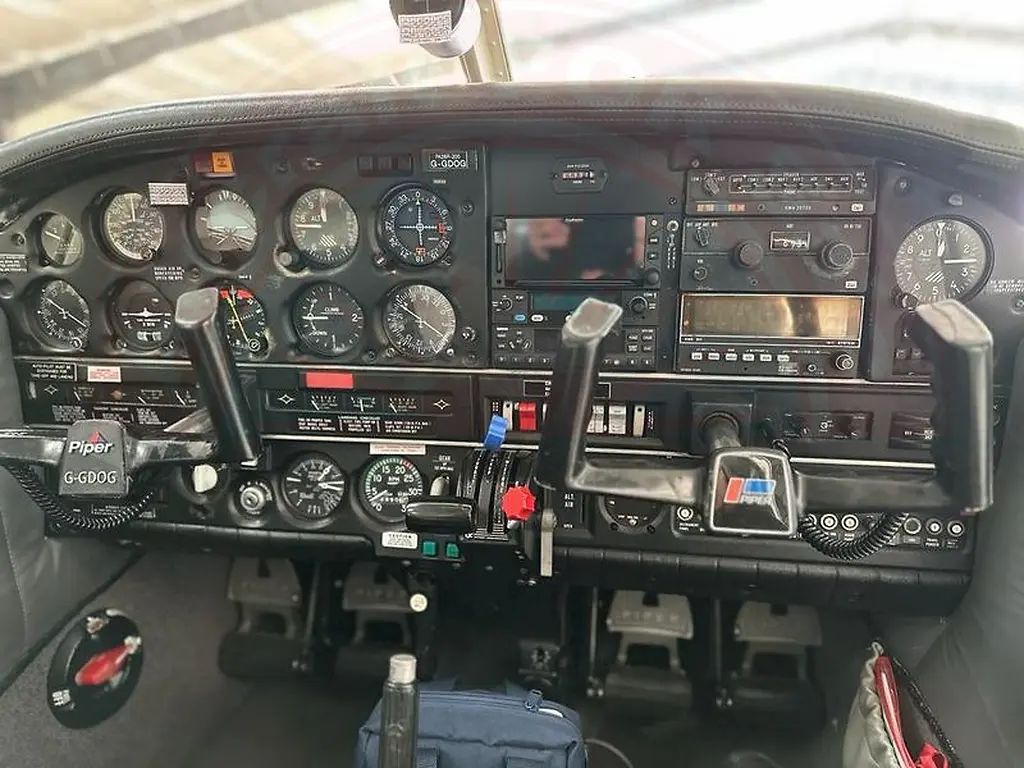 Piper PA-28 Arrow, fotografía 5 de 13
