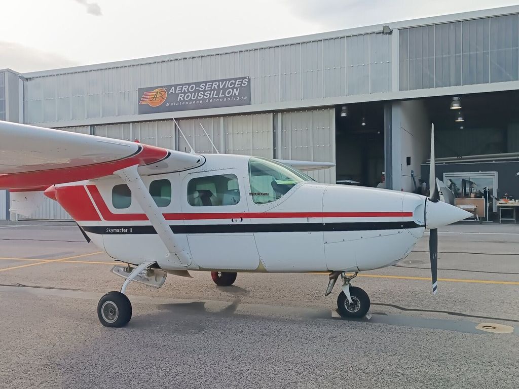 Cessna 337 G, fotografía 8 de 10