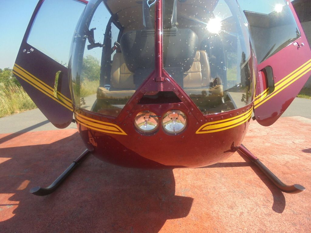 Robinson R44, fotografía 7 de 10
