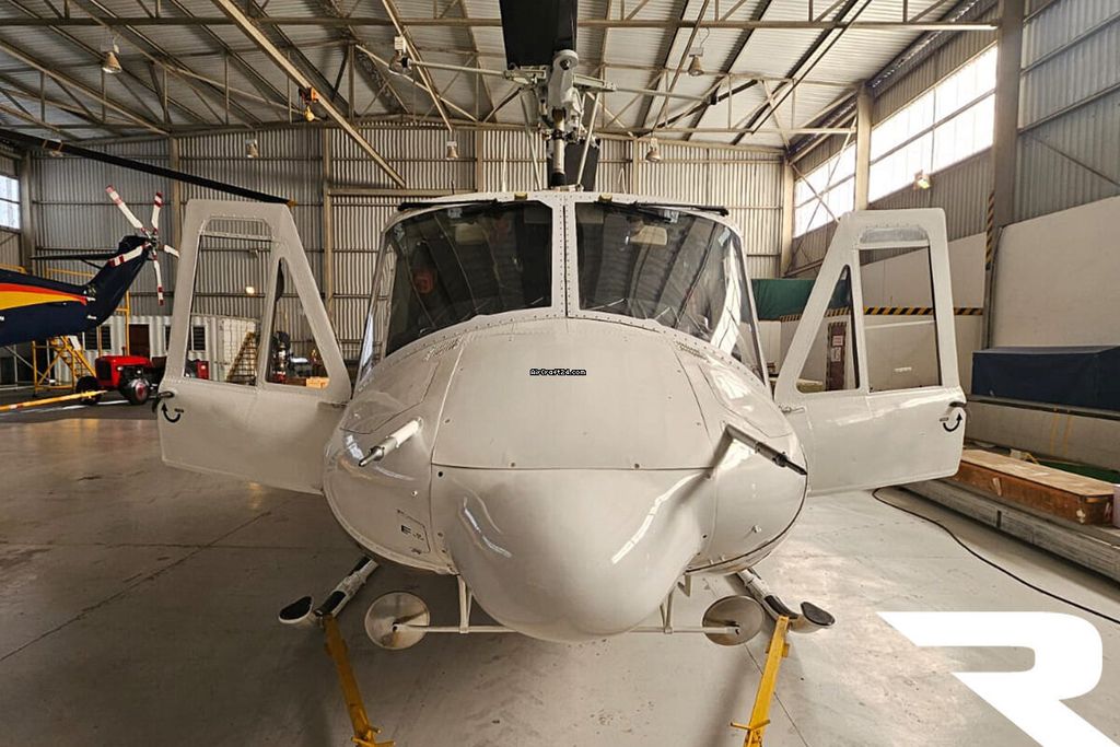 Bell 212, fotografía 7 de 8