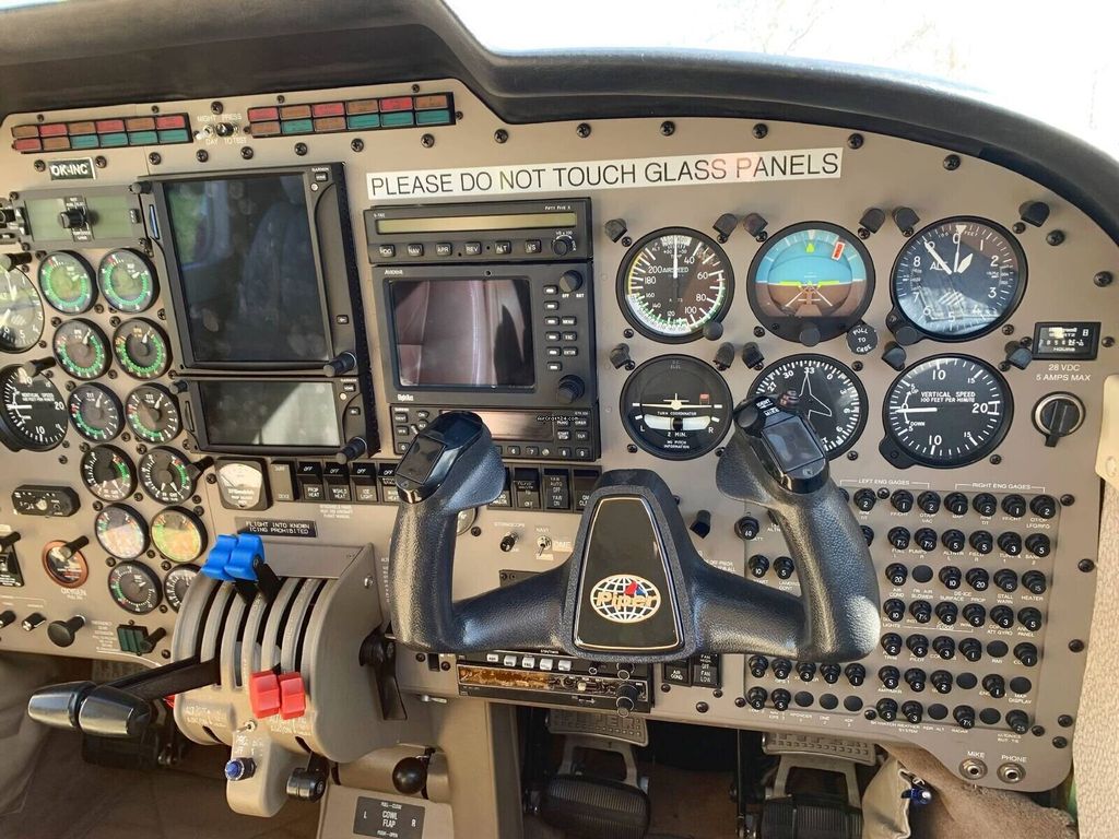 Piper PA-34, fotografía 9 de 10