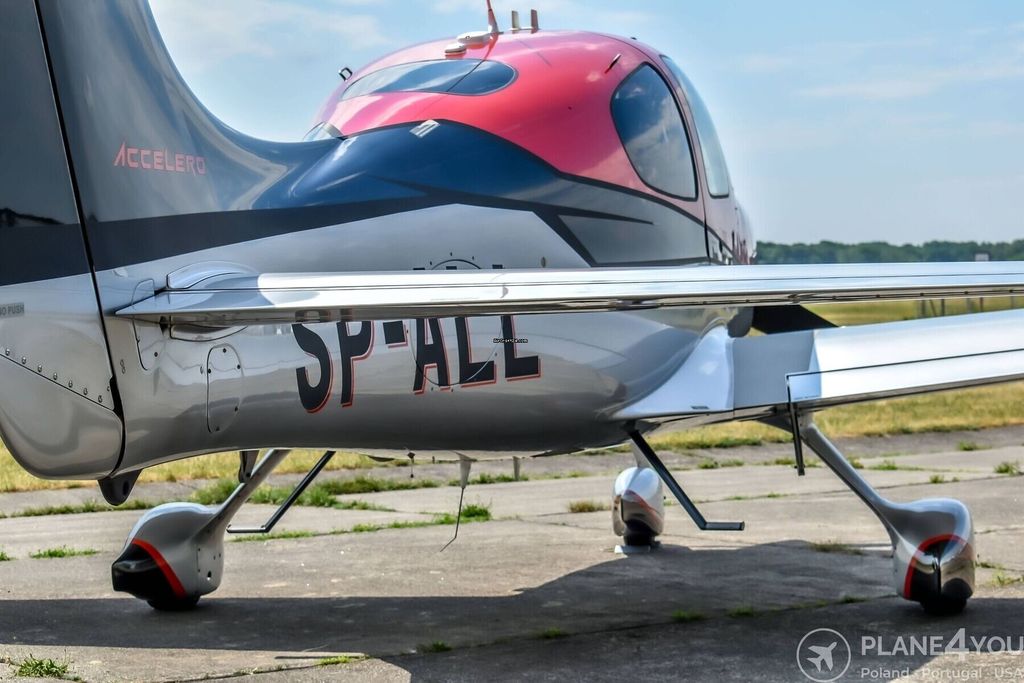 Cirrus SR22 G5 GTS, fotografía 7 de 20