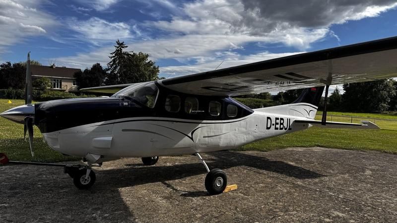 Cessna P210N, fotografía 1 de 10
