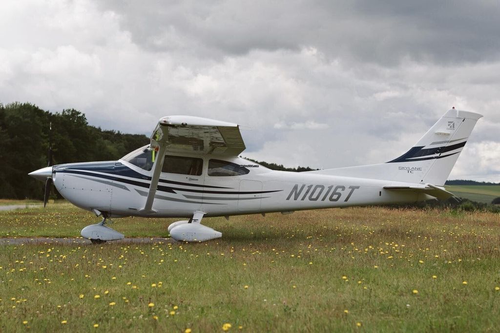 Cessna T182, fotografía 2 de 19