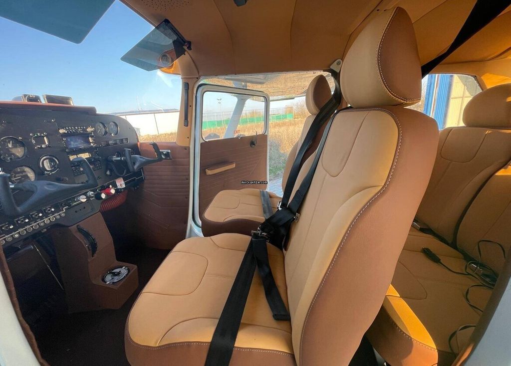 Cessna F172, fotografía 2 de 3