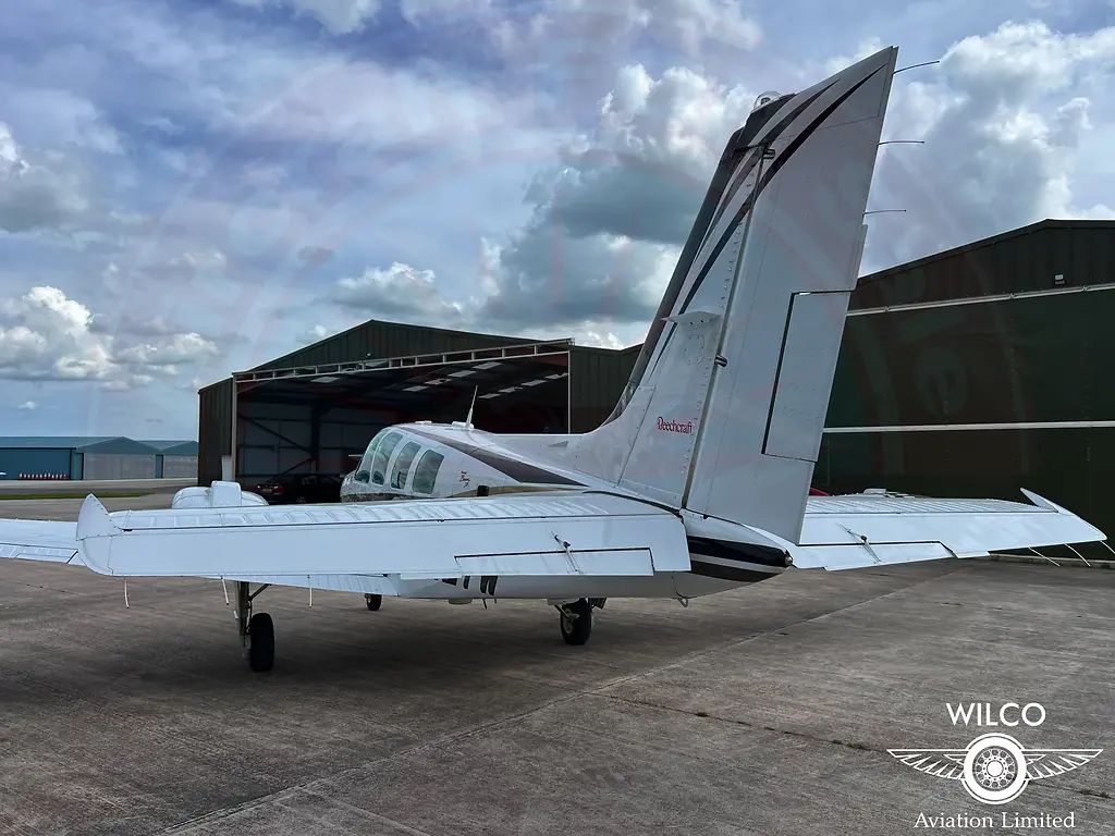 Raytheon BE58 Baron, fotografía 18 de 68