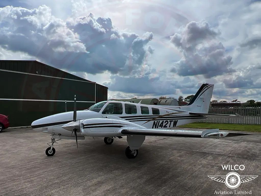 Raytheon BE58 Baron, fotografía 20 de 68