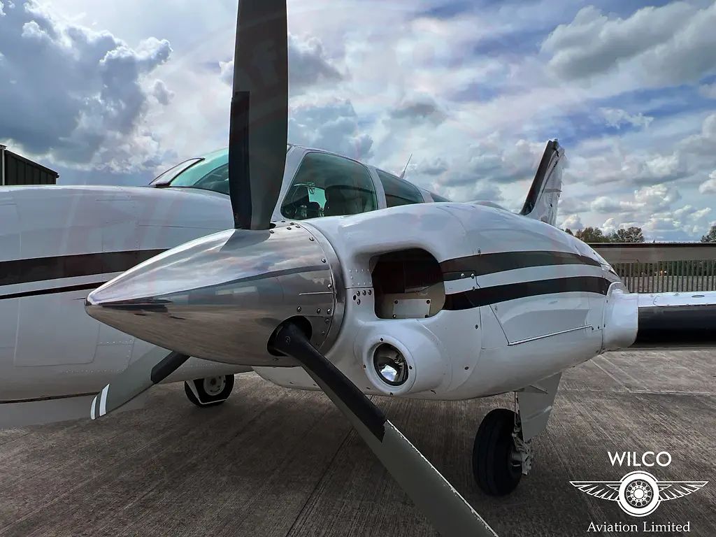 Raytheon BE58 Baron, fotografía 21 de 68