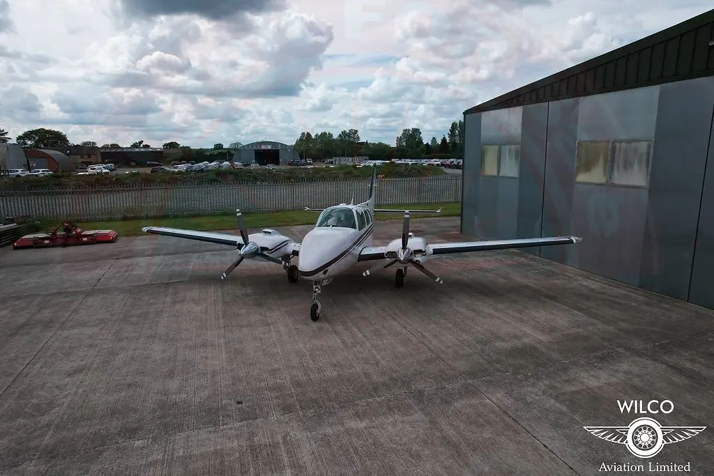 Raytheon BE58 Baron, fotografía 25 de 68
