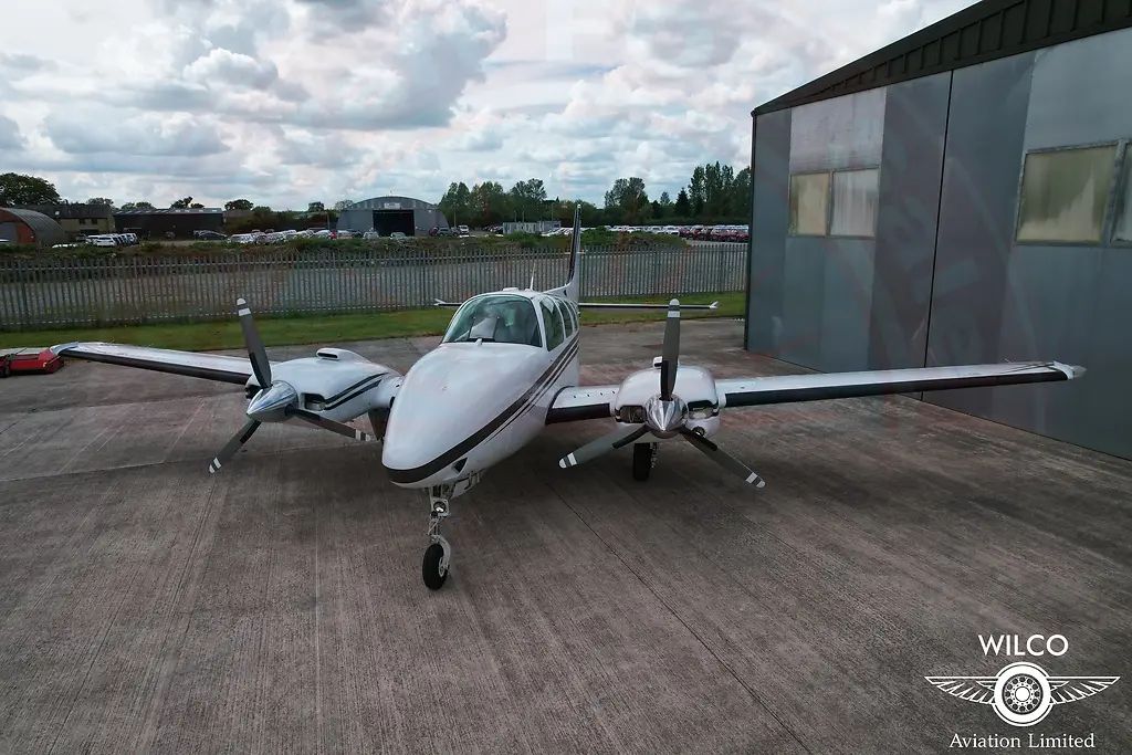 Raytheon BE58 Baron, fotografía 26 de 68