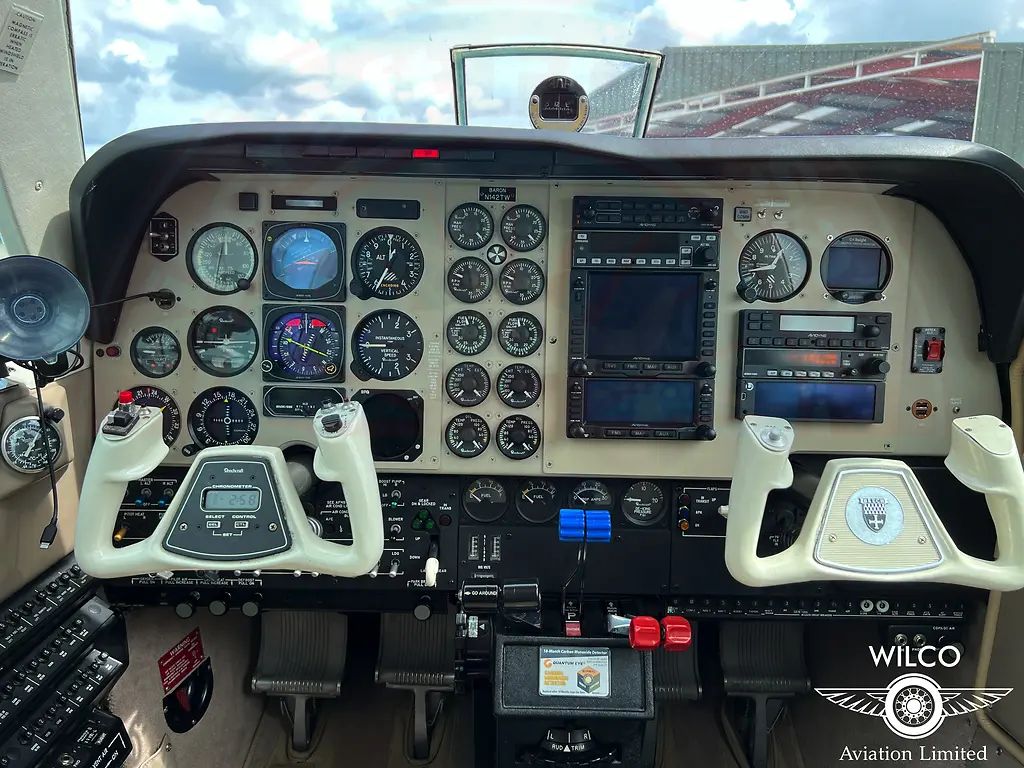 Raytheon BE58 Baron, fotografía 37 de 68
