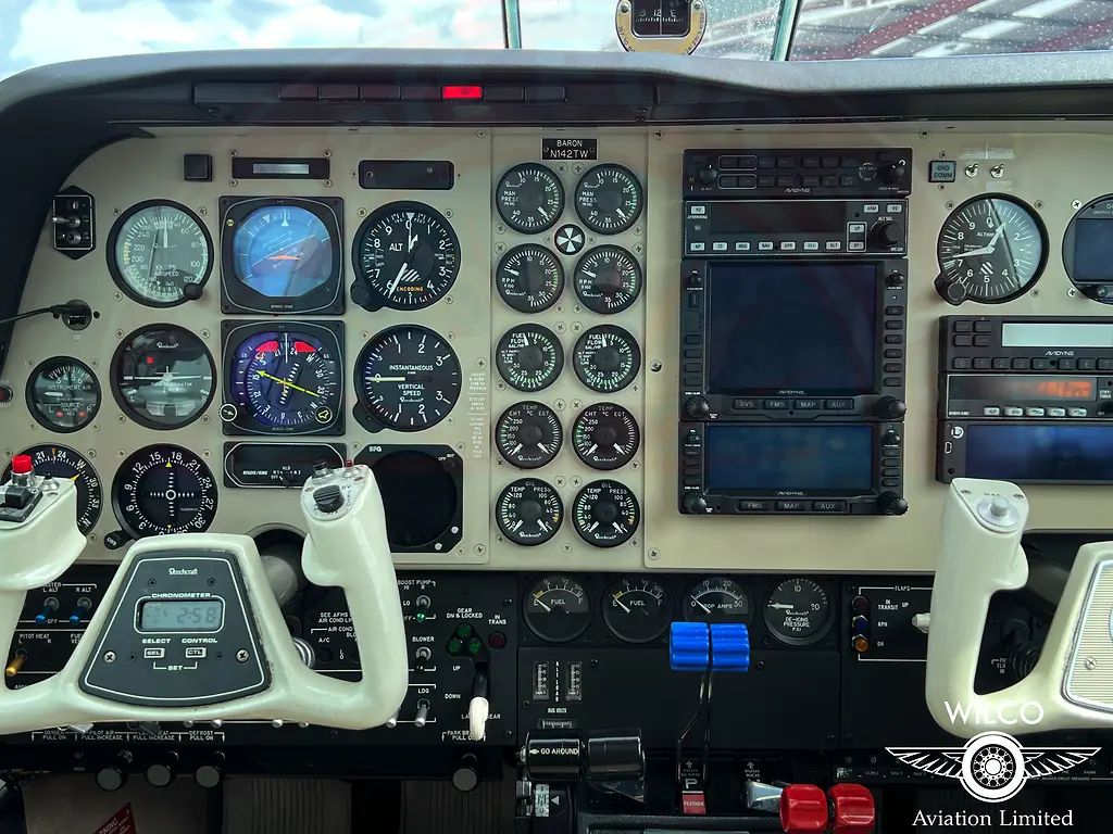 Raytheon BE58 Baron, fotografía 38 de 68
