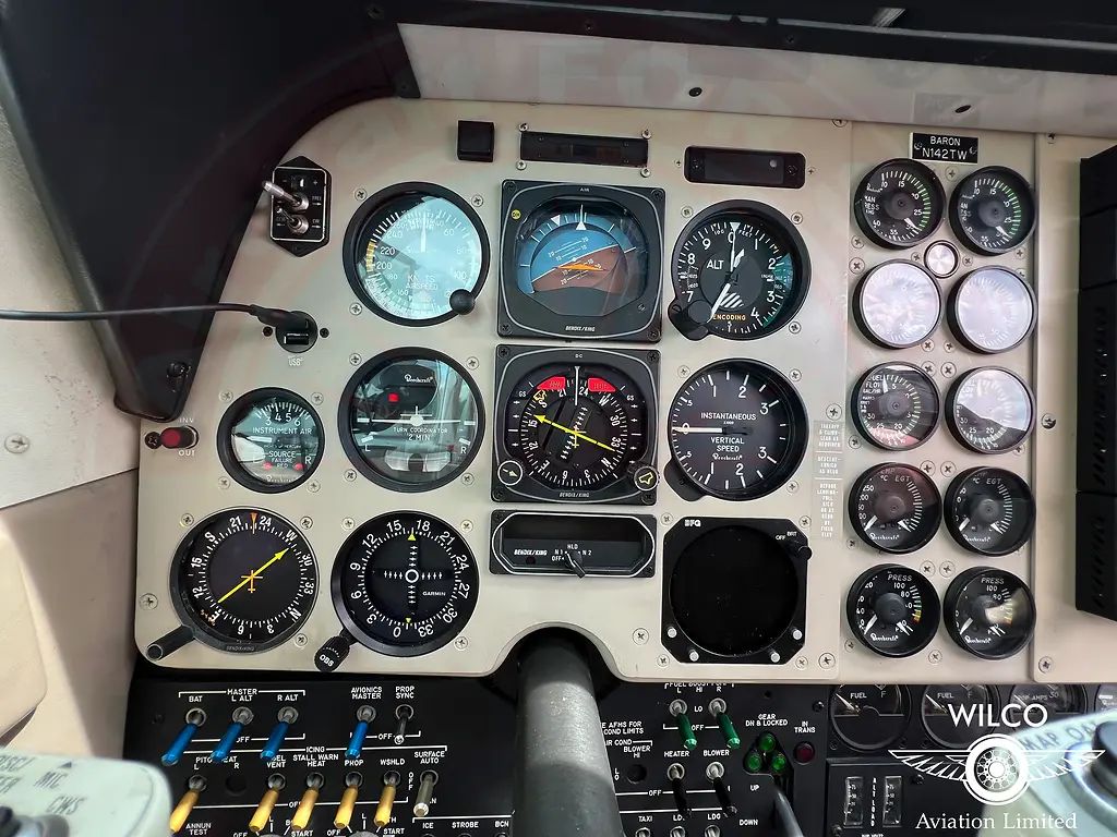 Raytheon BE58 Baron, fotografía 39 de 68