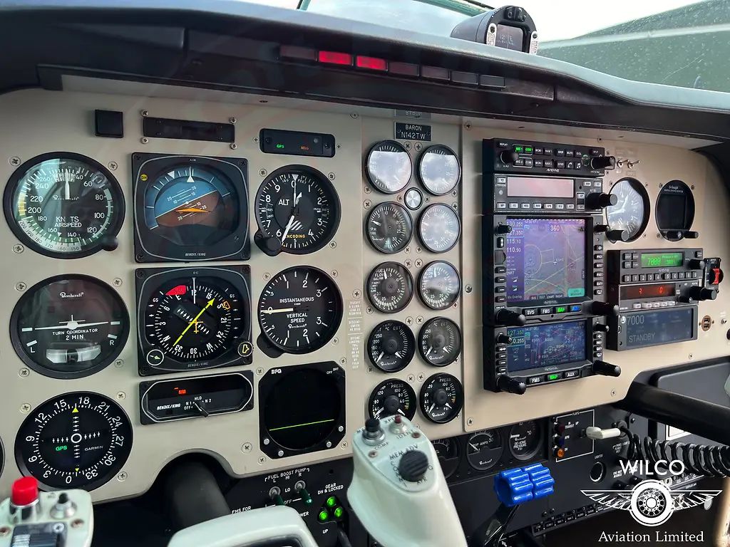 Raytheon BE58 Baron, fotografía 57 de 68