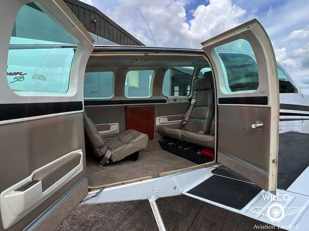 Raytheon BE58 Baron, fotografía 59 de 68