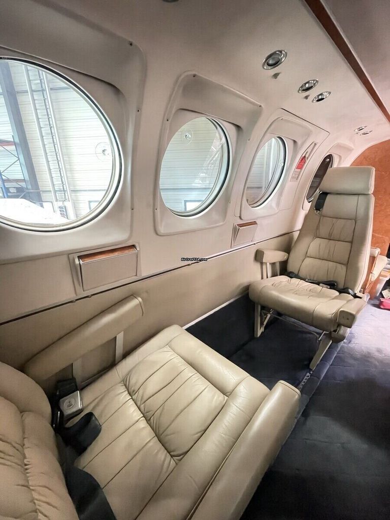Beechcraft C90, fotografía 5 de 6