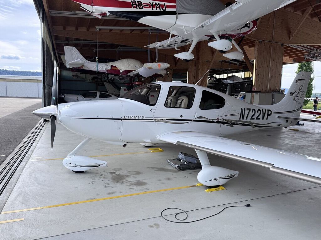 Cirrus SR22, fotografía 2 de 9