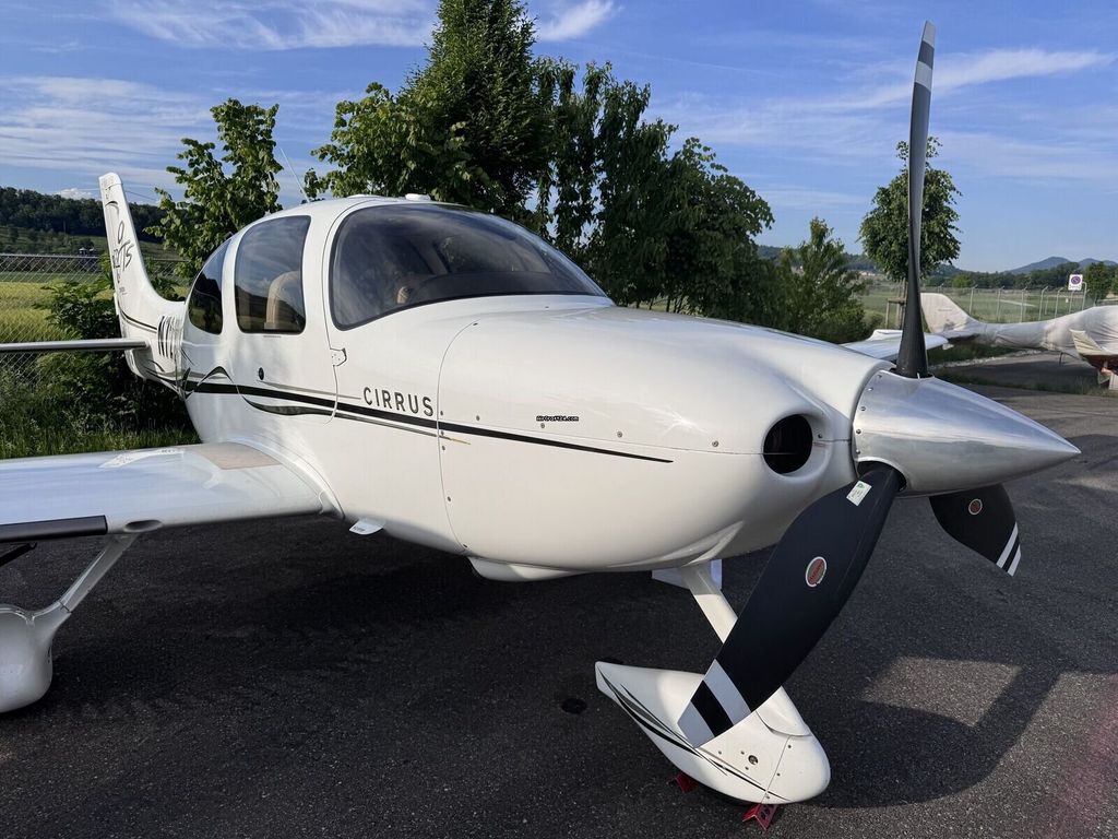 Cirrus SR22, fotografía 3 de 9