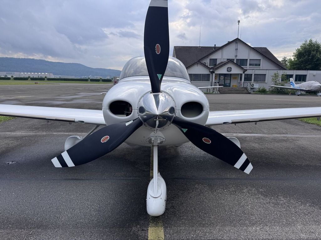 Cirrus SR22, fotografía 4 de 9