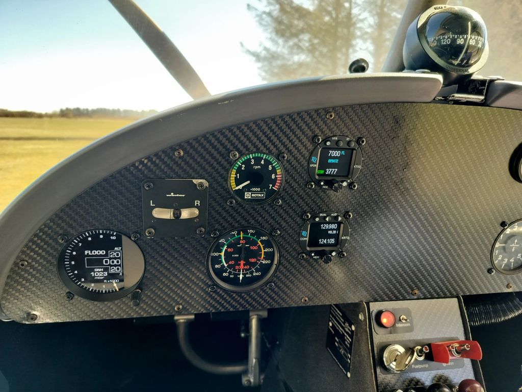 Comco Ikarus C42, photograph 7 of 7