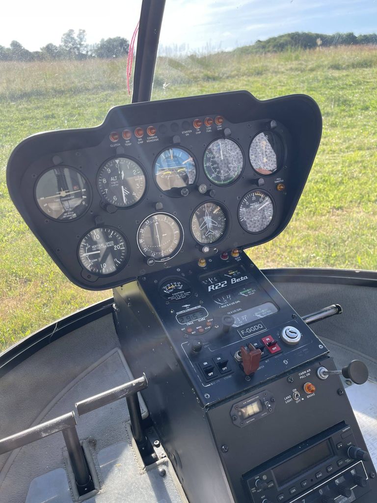 Robinson R22 BETA, fotografía 2 de 3