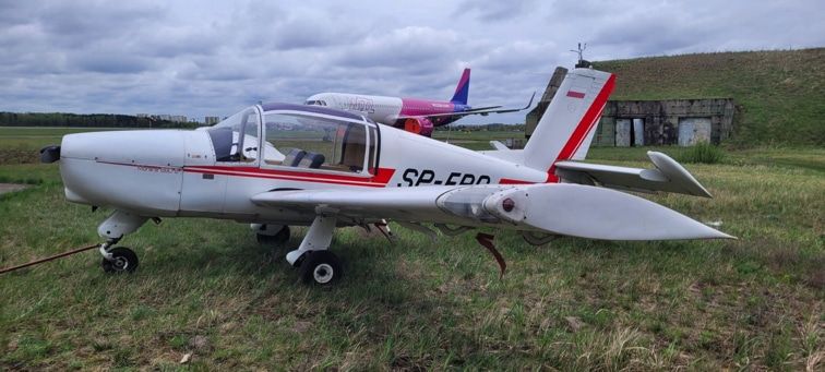 Morane-Saulnier MS 880, fotografía 2 de 3
