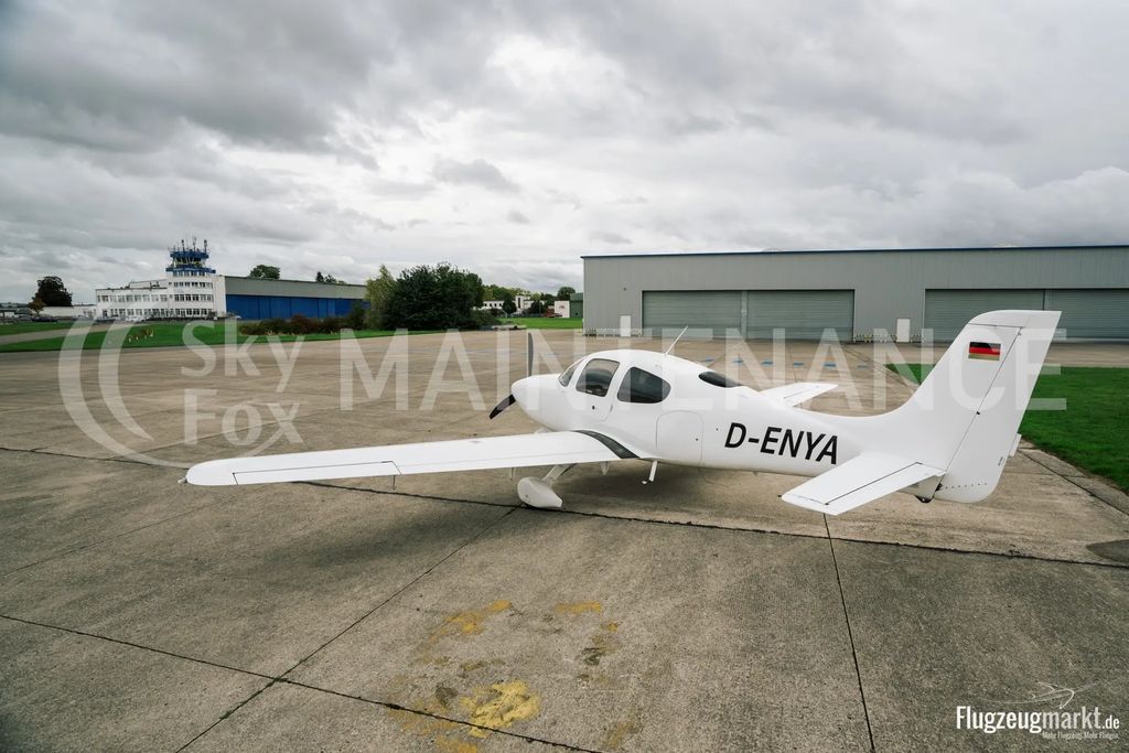 Cirrus SR20, fotografía 4 de 11