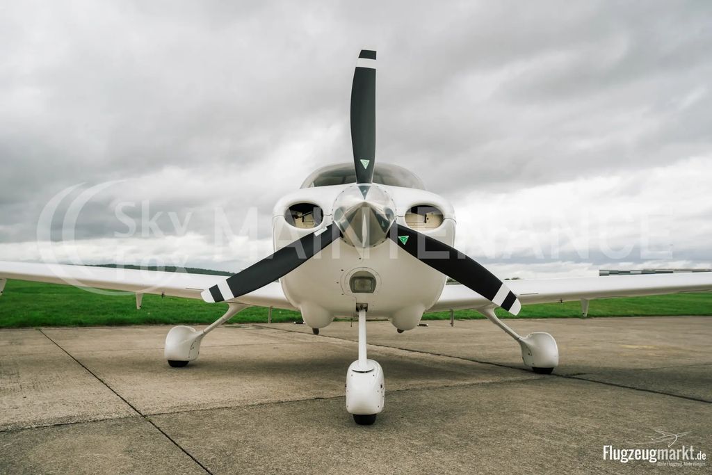 Cirrus SR20, fotografía 6 de 11