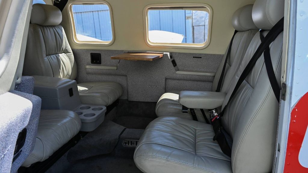 Piper Seneca V, fotografía 18 de 20