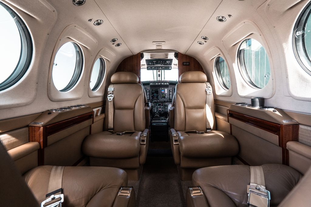 Beechcraft C90 C90GTx, fotografía 3 de 7