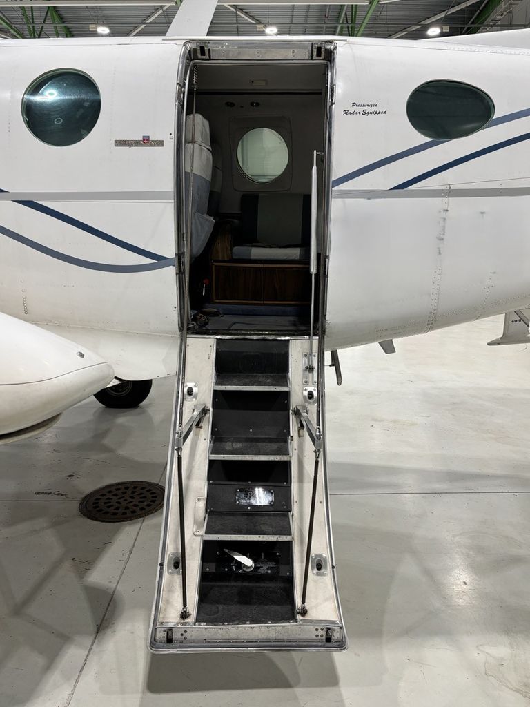 Beechcraft C90, fotografía 3 de 7