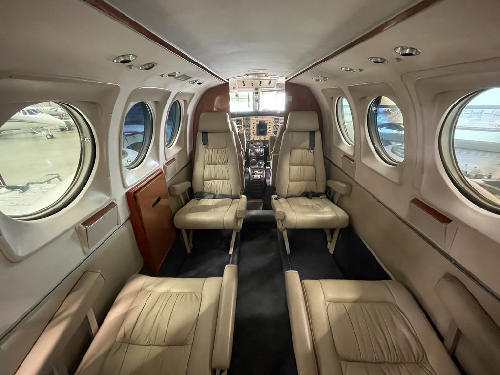 Beechcraft C90, fotografía 3 de 7
