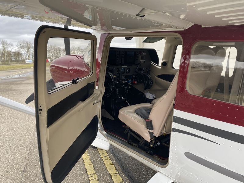 Cessna 206 T206H, fotografía 4 de 7